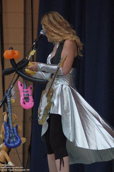 Binky Tunny and the Farmland Chokehold; Summerfest; July 3, 2007; Milwaukee