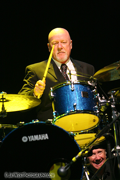 Lyle Lovett drummer