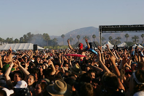Crowd Shots Coachella 2007