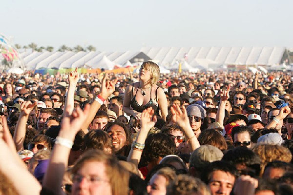 Crowd Shots Coachella 2007