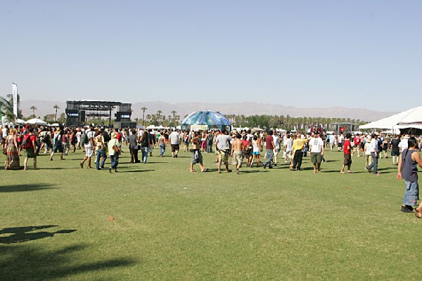 Crowd Shots Coachella 2007