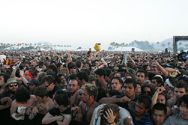 Crowd Shots Coachella 2007