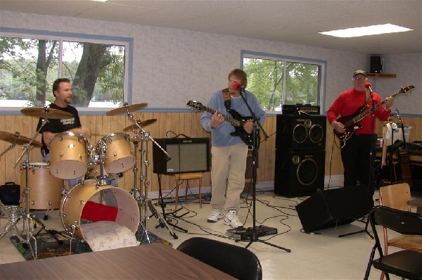 'Catch 22' live at Holiday Pines.   Labour Day 2006
