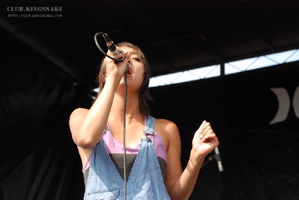 Meg and Dia For at The Vans Warped Tour.   August 11, 2007.