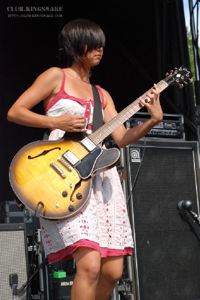 Meg and Dia For at The Vans Warped Tour.   August 11, 2007.