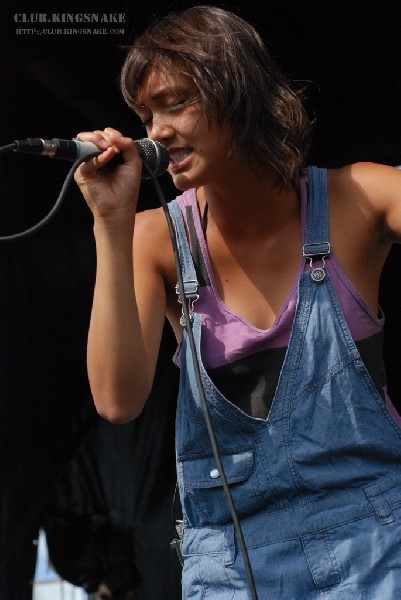 Meg and Dia For at The Vans Warped Tour.   August 11, 2007.