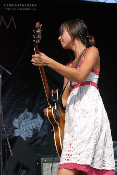 Meg and Dia For at The Vans Warped Tour.   August 11, 2007.