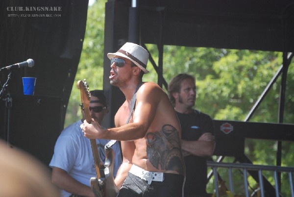Pepper at The Vans Warped Tour.   August 11, 2007.