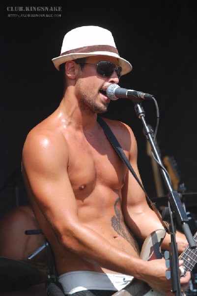 Pepper at The Vans Warped Tour.   August 11, 2007.