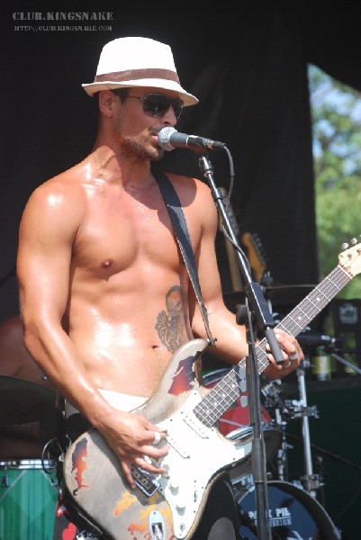 Pepper at The Vans Warped Tour.   August 11, 2007.