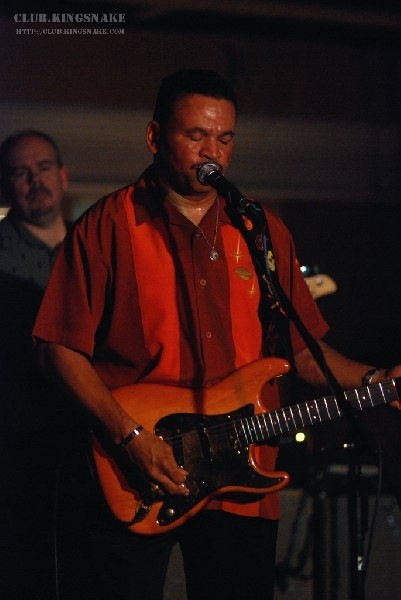 Sherman Robertson w/Shawn Kellerman live at the Junction. Peterborough, Ont