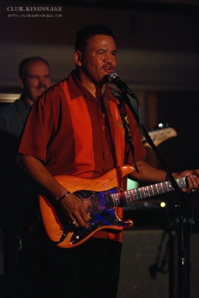 Sherman Robertson w/Shawn Kellerman live at the Junction. Peterborough, Ont