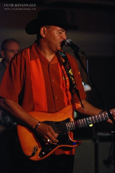 Sherman Robertson w/Shawn Kellerman live at the Junction. Peterborough, Ont