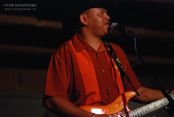 Sherman Robertson w/Shawn Kellerman live at the Junction. Peterborough, Ont