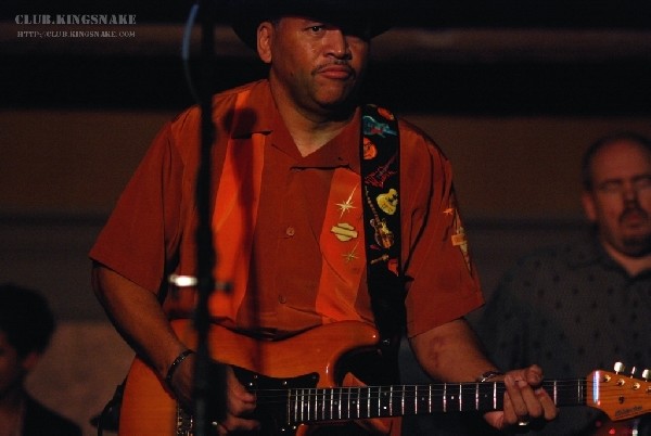 Sherman Robertson w/Shawn Kellerman live at the Junction. Peterborough, Ont