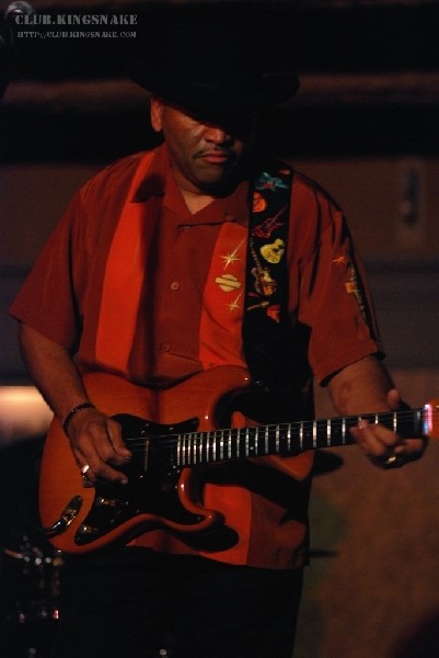 Sherman Robertson w/Shawn Kellerman live at the Junction. Peterborough, Ont