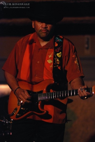 Sherman Robertson w/Shawn Kellerman live at the Junction. Peterborough, Ont