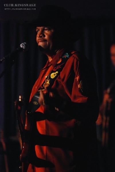 Sherman Robertson w/Shawn Kellerman live at the Junction. Peterborough, Ont