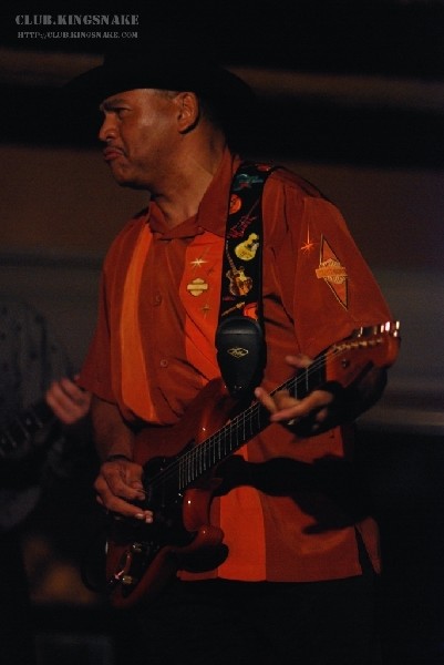 Sherman Robertson w/Shawn Kellerman live at the Junction. Peterborough, Ont