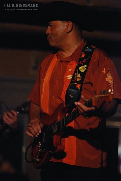 Sherman Robertson w/Shawn Kellerman live at the Junction. Peterborough, Ont