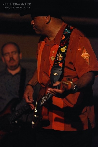 Sherman Robertson w/Shawn Kellerman live at the Junction. Peterborough, Ont