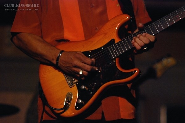 Sherman Robertson w/Shawn Kellerman live at the Junction. Peterborough, Ont