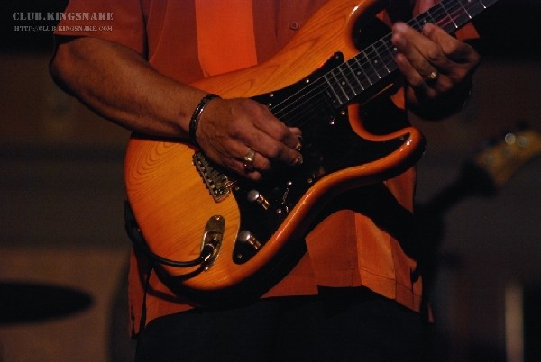 Sherman Robertson w/Shawn Kellerman live at the Junction. Peterborough, Ont