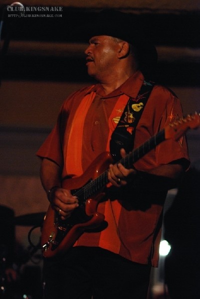 Sherman Robertson w/Shawn Kellerman live at the Junction. Peterborough, Ont