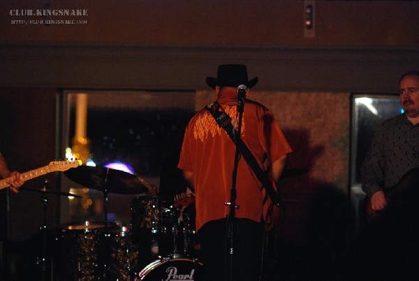 Sherman Robertson w/Shawn Kellerman live at the Junction. Peterborough, Ont