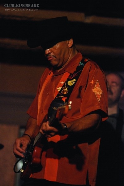 Sherman Robertson w/Shawn Kellerman live at the Junction. Peterborough, Ont