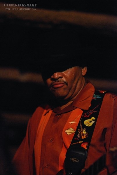 Sherman Robertson w/Shawn Kellerman live at the Junction. Peterborough, Ont