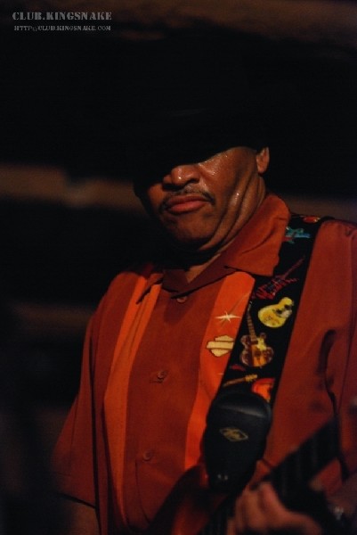 Sherman Robertson w/Shawn Kellerman live at the Junction. Peterborough, Ont