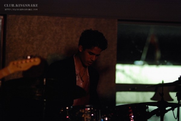 Sherman Robertson w/Shawn Kellerman live at the Junction. Peterborough, Ont