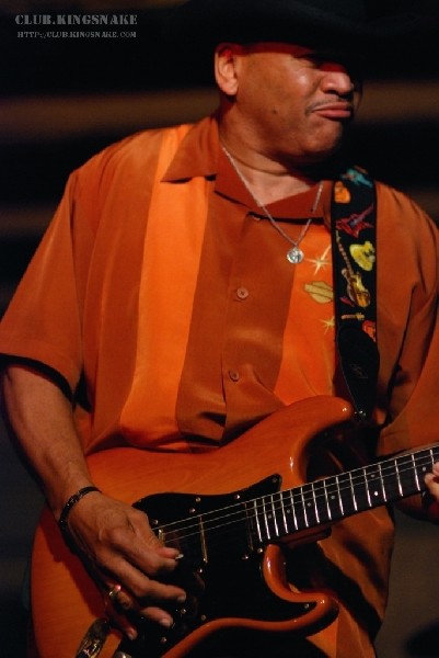 Sherman Robertson w/Shawn Kellerman live at the Junction. Peterborough, Ont