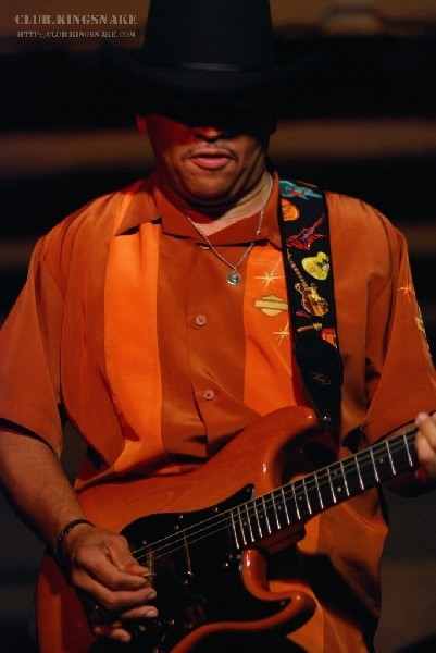 Sherman Robertson w/Shawn Kellerman live at the Junction. Peterborough, Ont