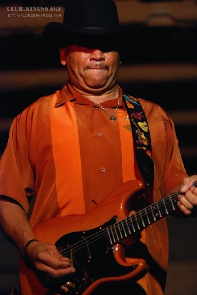 Sherman Robertson w/Shawn Kellerman live at the Junction. Peterborough, Ont