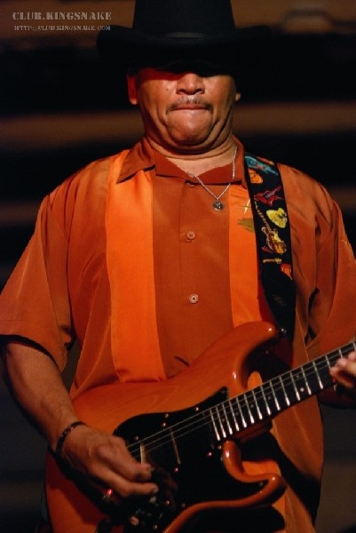 Sherman Robertson w/Shawn Kellerman live at the Junction. Peterborough, Ont