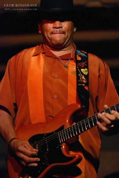 Sherman Robertson w/Shawn Kellerman live at the Junction. Peterborough, Ont