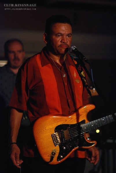 Sherman Robertson w/Shawn Kellerman live at the Junction. Peterborough, Ont