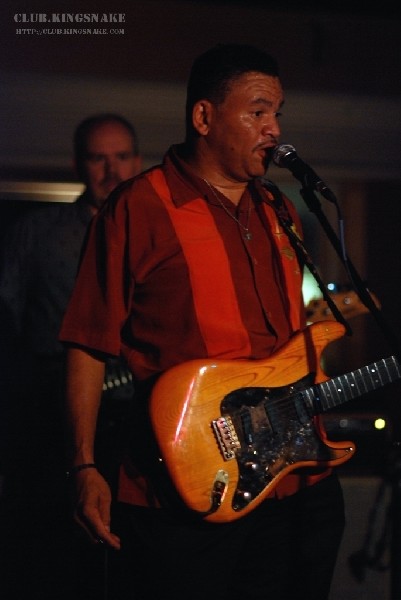 Sherman Robertson w/Shawn Kellerman live at the Junction. Peterborough, Ont