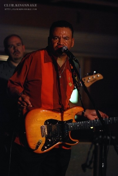 Sherman Robertson w/Shawn Kellerman live at the Junction. Peterborough, Ont