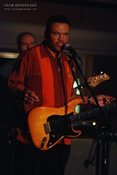 Sherman Robertson w/Shawn Kellerman live at the Junction. Peterborough, Ont