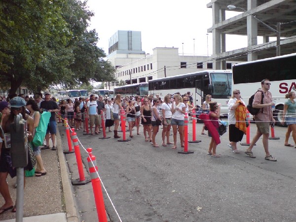 ACL Fest - Waiting on the Shuttles