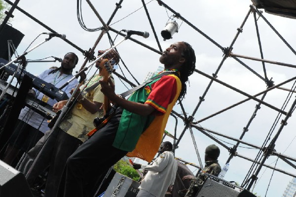 AZ-One at the Austin Reggae Festival, 04/17/10, Auditorium Shores