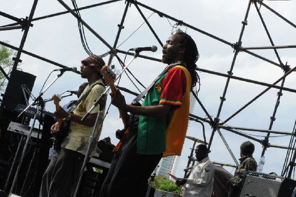 AZ-One at the Austin Reggae Festival, 04/17/10, Auditorium Shores