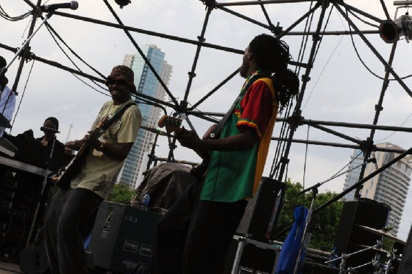 AZ-One at the Austin Reggae Festival, 04/17/10, Auditorium Shores