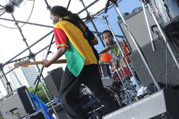 AZ-One at the Austin Reggae Festival, 04/17/10, Auditorium Shores