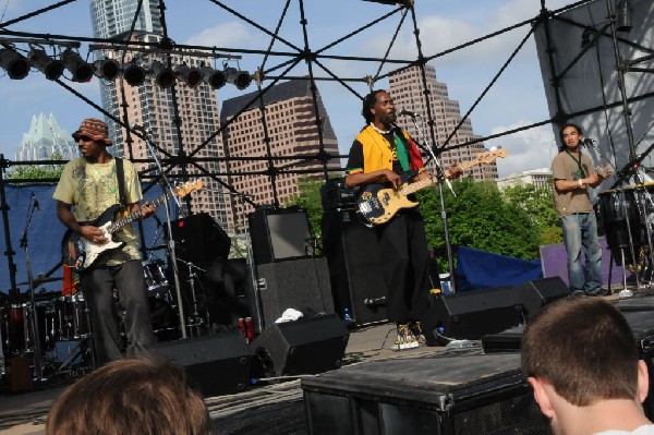 AZ-One at the Austin Reggae Festival, 04/17/10, Auditorium Shores