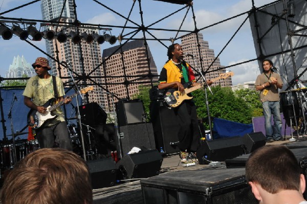 AZ-One at the Austin Reggae Festival, 04/17/10, Auditorium Shores