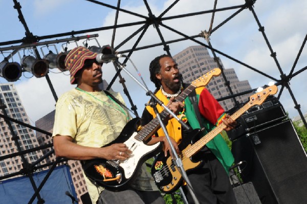 AZ-One at the Austin Reggae Festival, 04/17/10, Auditorium Shores